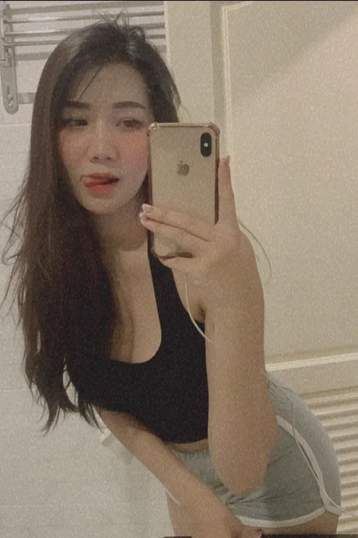 Lok Yi, photo 2