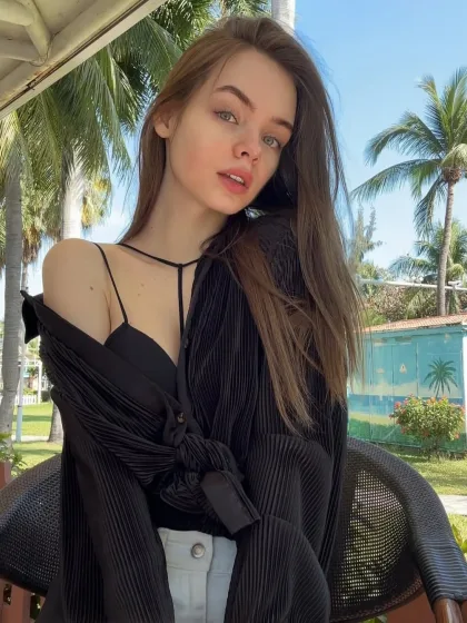 Ling Hoi, escort in Hong Kong, photo 1