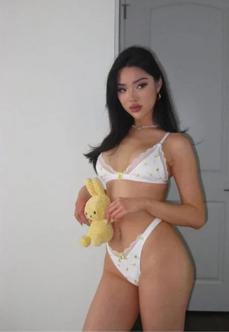 Sum Wai, photo 1