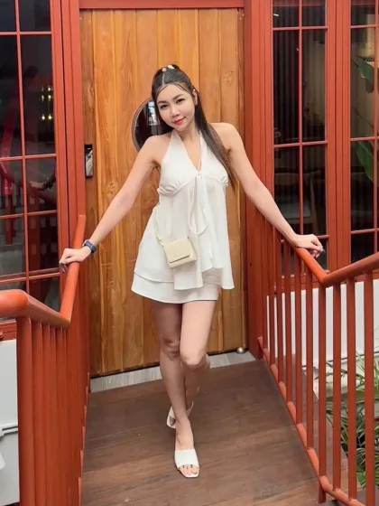 On Ling, escort in Hong Kong, photo 1