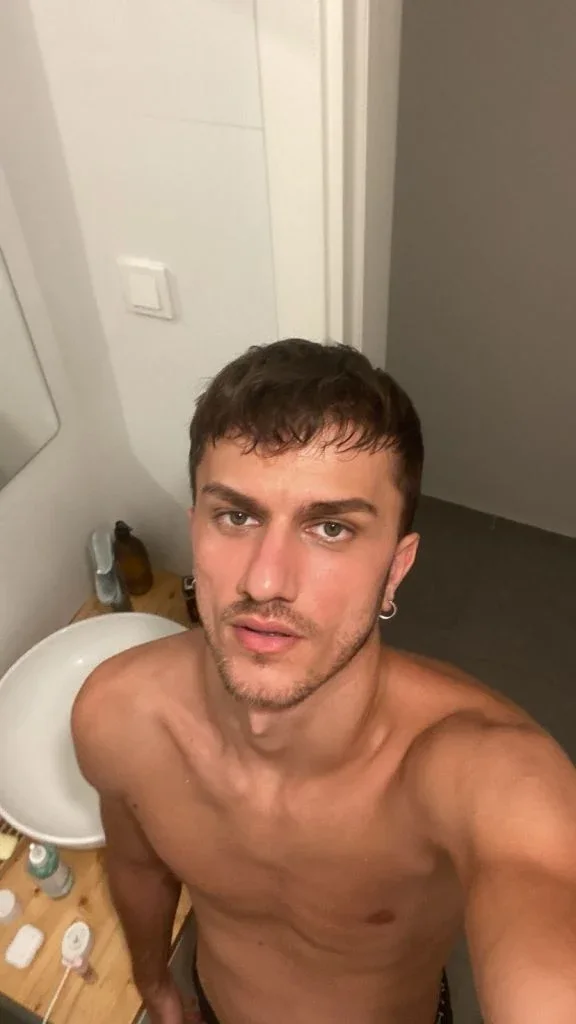 Sean, photo 9