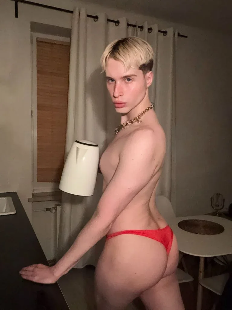 Shy Largo, photo 4